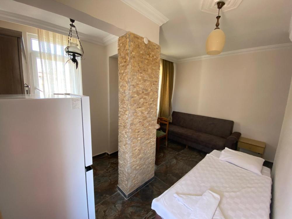 One-Bedroom Apartment (3 Adults)